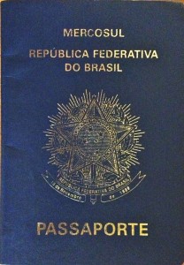 Meu passaporte, com um visto de 5 meses o.O