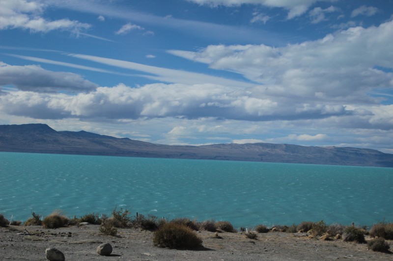 Este é o Lago Argentino. E  não, essa foto NÃO tem filtro!