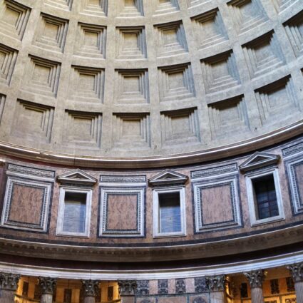 Conheça mais sobre o histórico Pantheon de Roma, na Itália