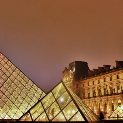 Visita ao Museu do Louvre e sua incrível pirâmede de vidro
