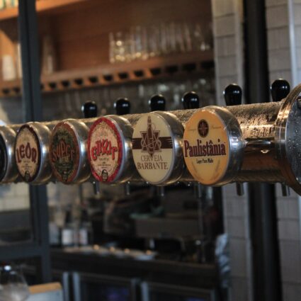 Viajantes cervejeiros: 4 lugares bacanas para fazer um beertour em São Paulo