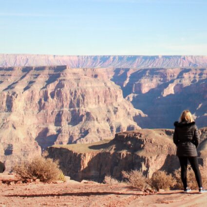 Dicas de como ir ao Grand Canyon West e ver sua surreal plataforma de vidro a 1200 metros de altura