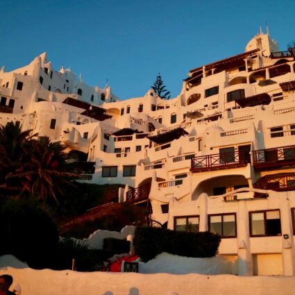 Um belíssimo pôr do sol na Casapueblo, no Uruguai