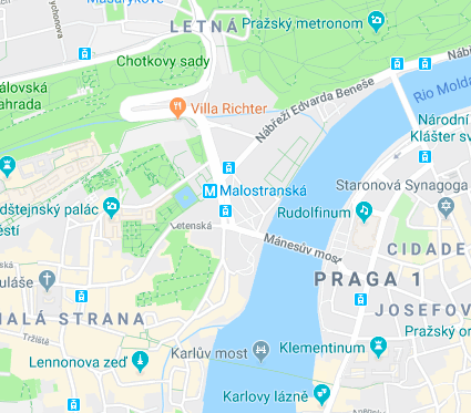 Praga: conheça a belíssima (e lotada) Ponte Carlos